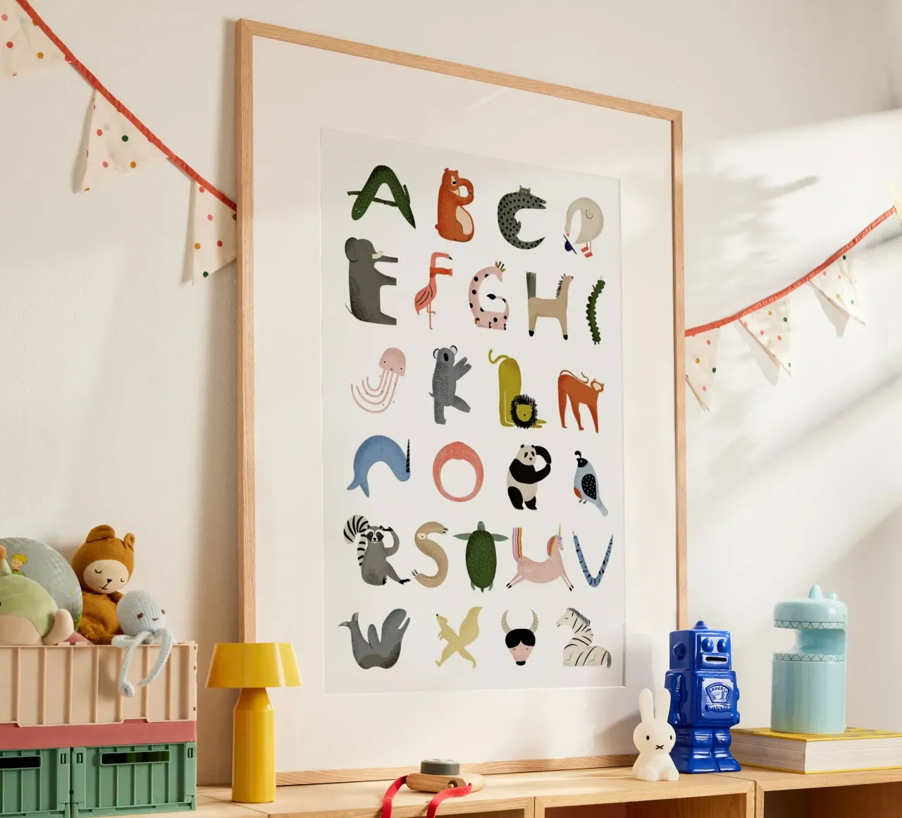 Animal Alphabet poster con telaio in plastica da Little Flourishes