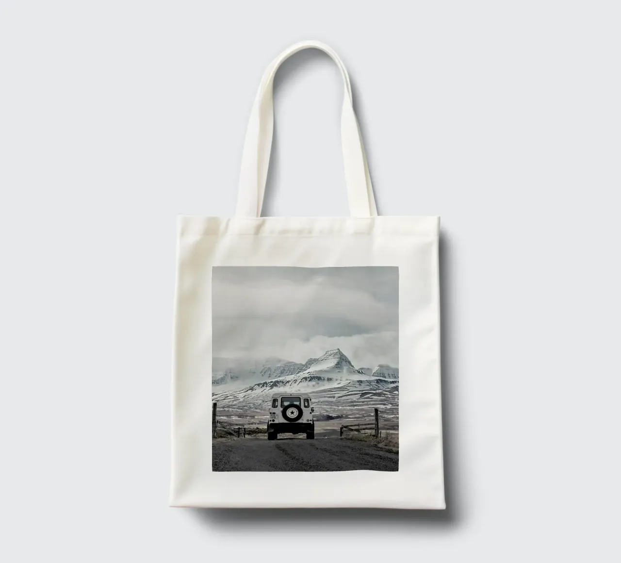 Roam the Planet Iceland 01 borsa in juta da Monika Strigel