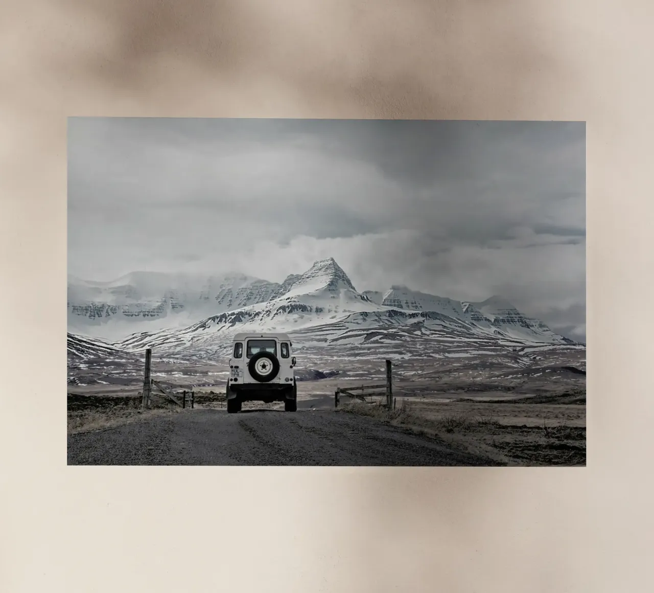 Roam the Planet Iceland 01 pellicola backlit da Monika Strigel