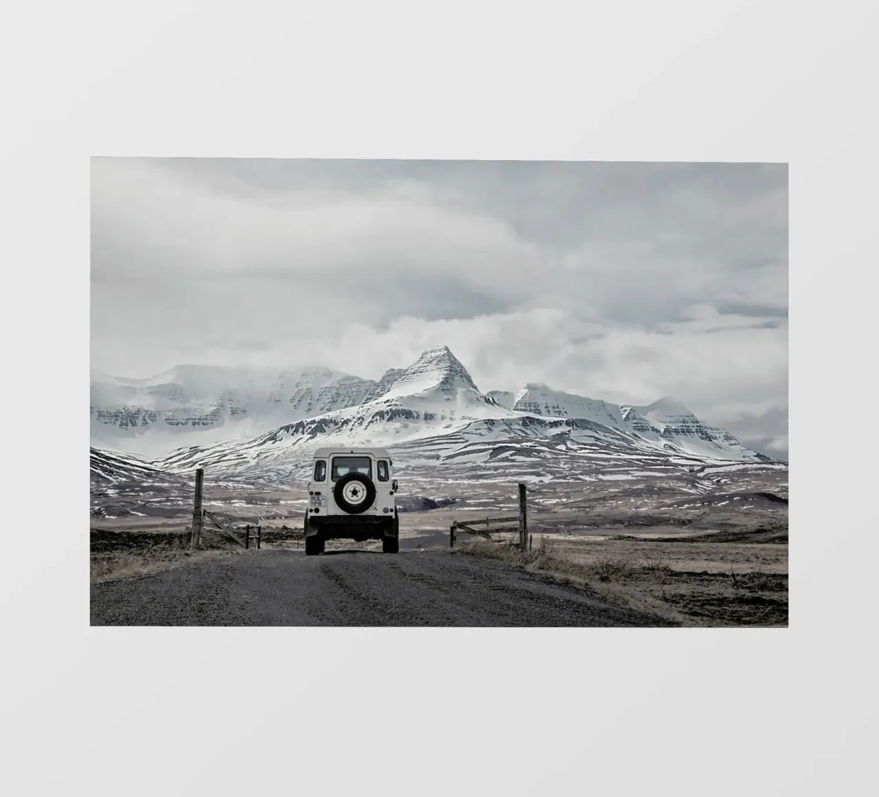 Roam the Planet Iceland 01 pellicola backlit da Monika Strigel