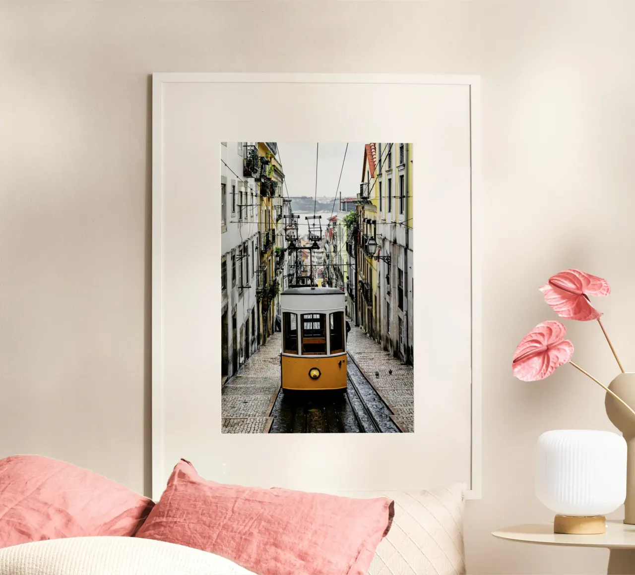 Yellow Tram poster da EyeEm Mobile GmbH