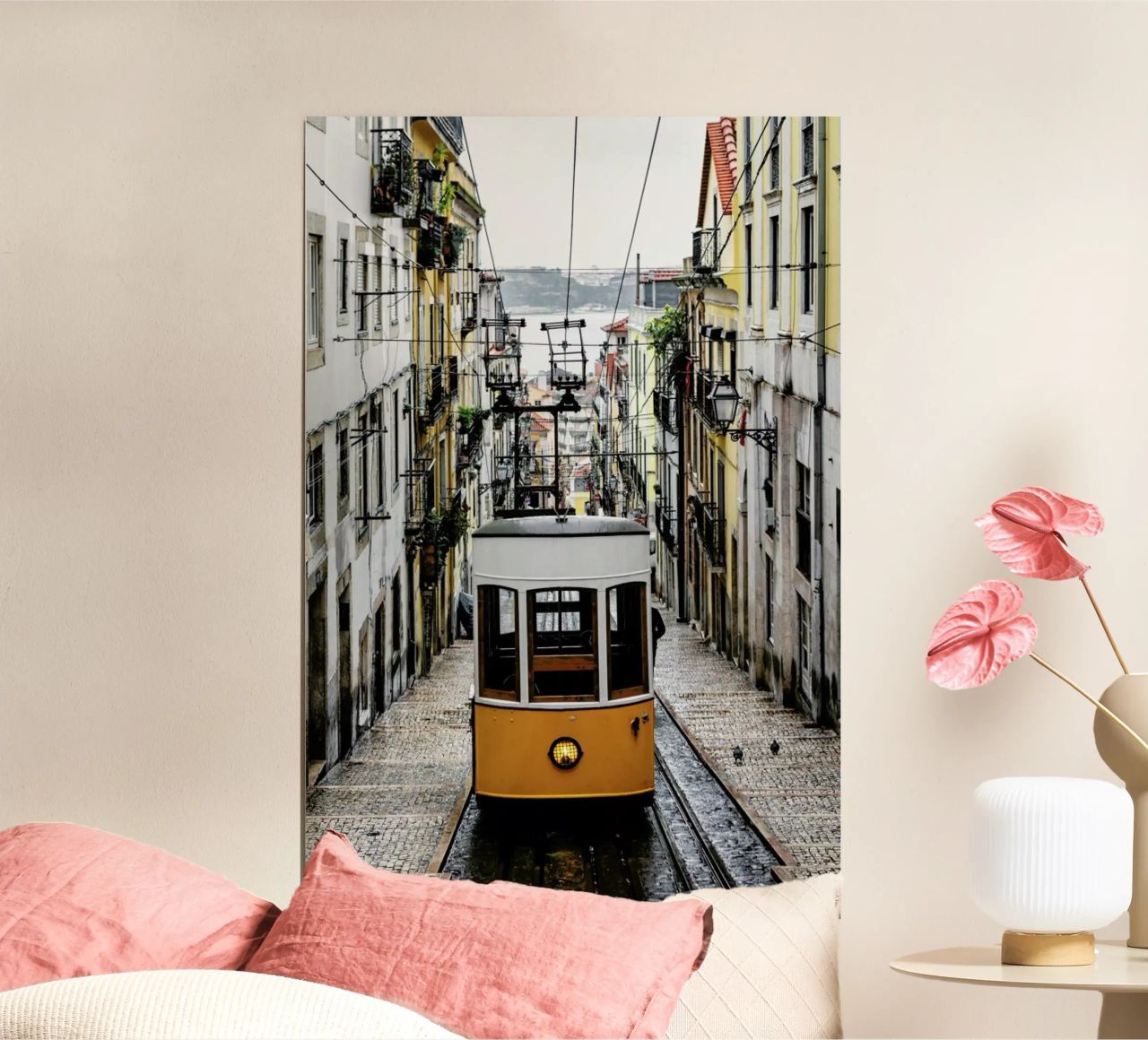 Yellow Tram poster de EyeEm Mobile GmbH