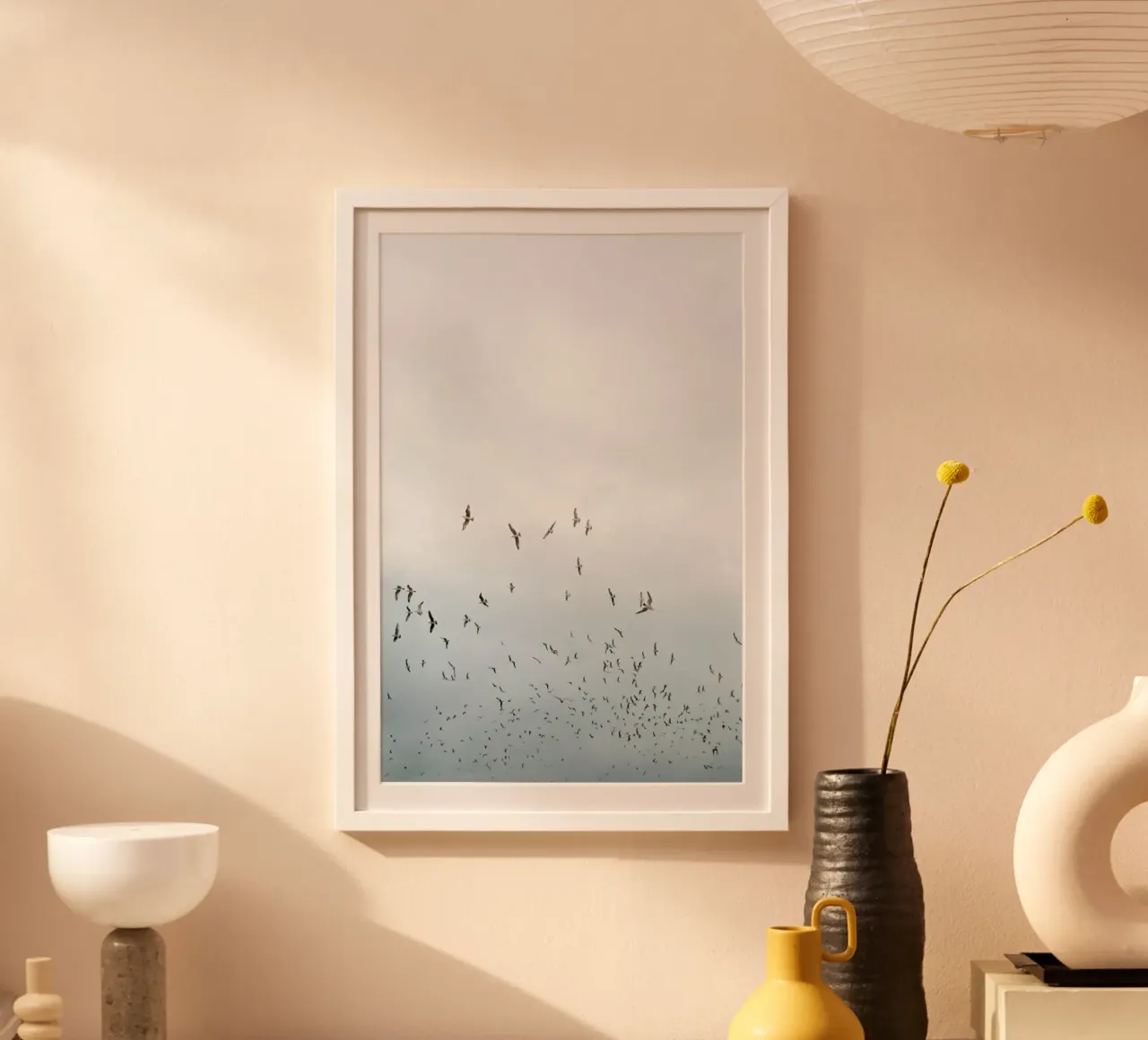Birds in Porto poster con telaio in plastica da Sebastian Hilgetag