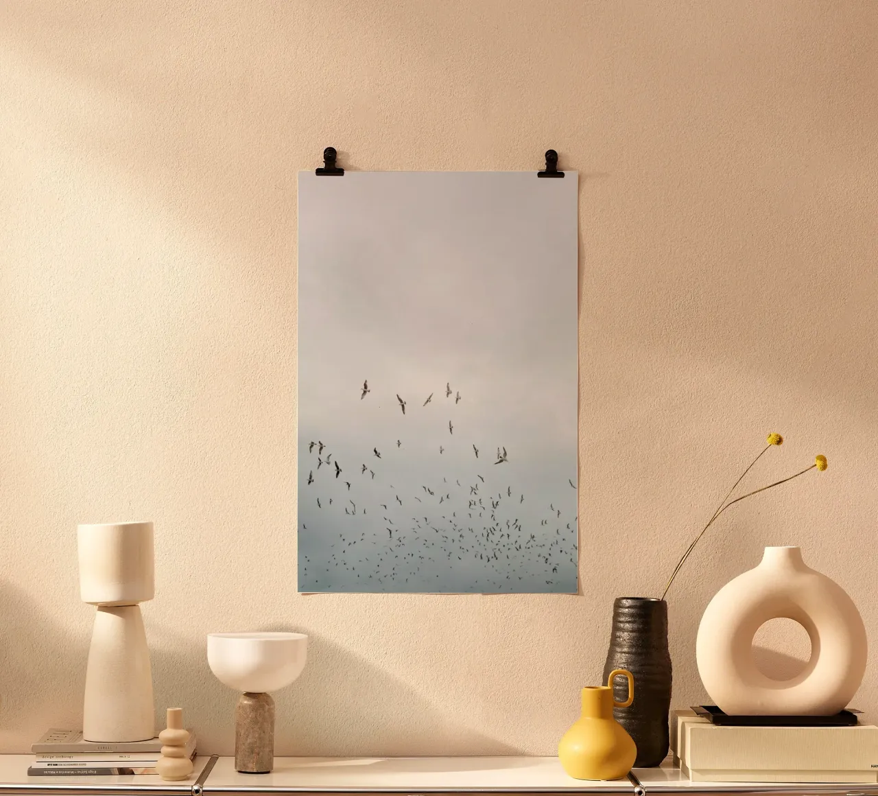 Birds in Porto poster con telaio in plastica da Sebastian Hilgetag