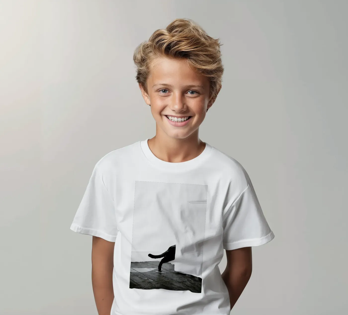 Sneaking Out t-shirt bambini da METROPOLIS