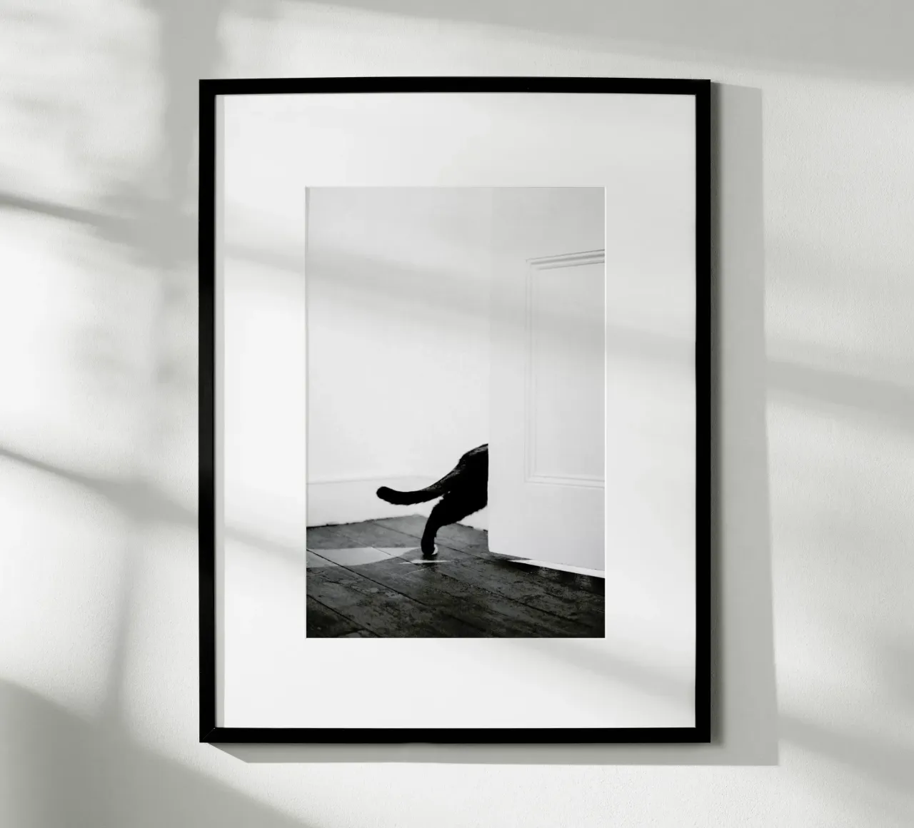 Sneaking Out poster con telaio in plastica da METROPOLIS