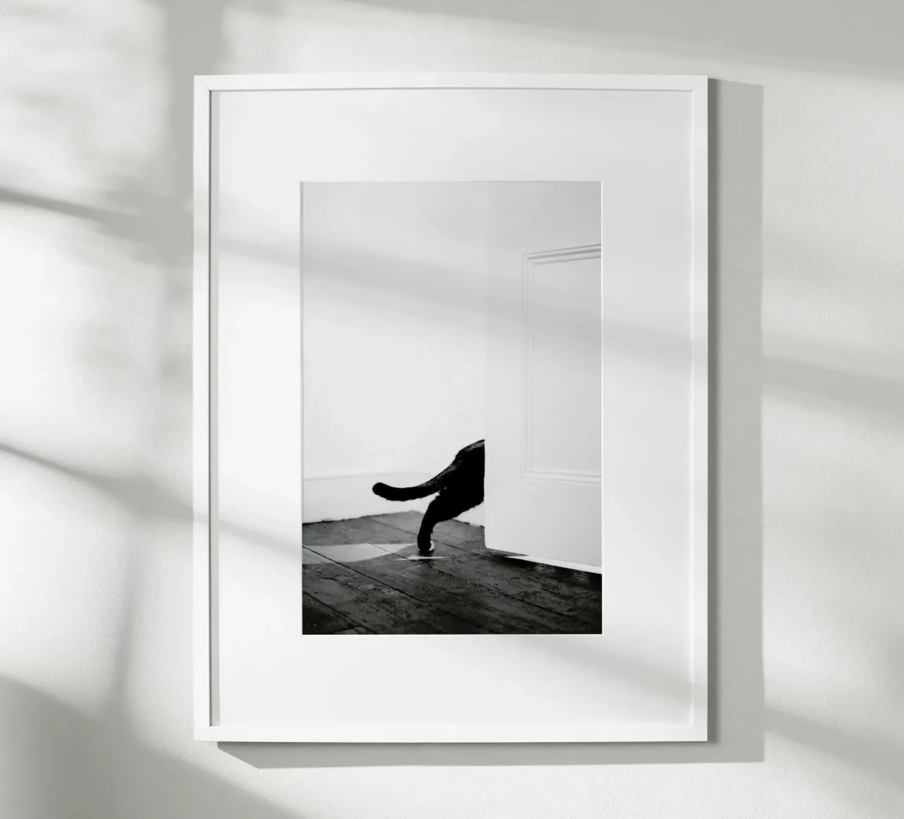Sneaking Out poster con telaio in plastica da METROPOLIS
