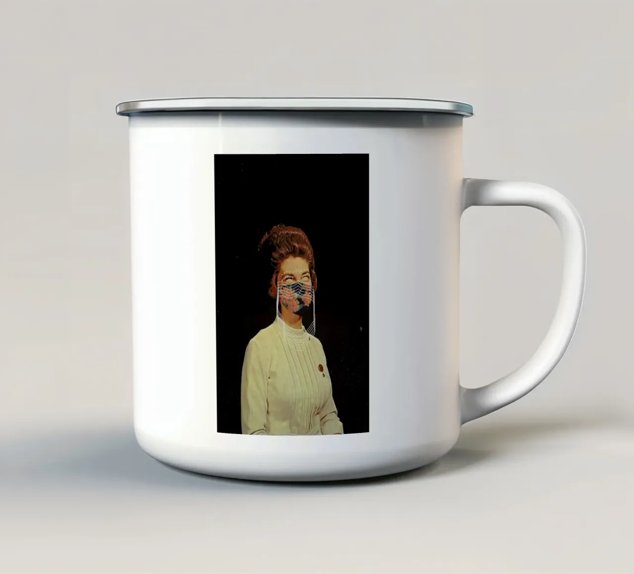 Portrait XX tazza in smalto da Frank Moth