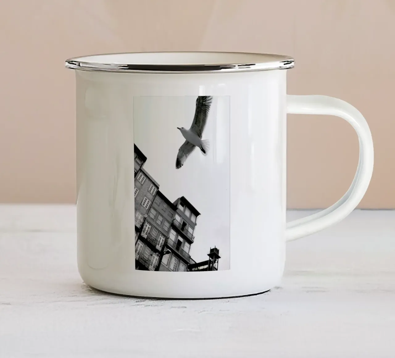 Harbour tazza in smalto da Sebastian Hilgetag