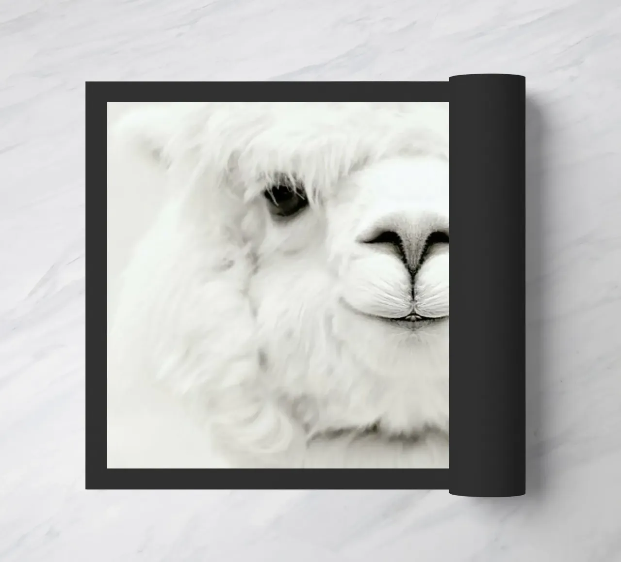 Smiling Alpaca deurmat van Monika Strigel