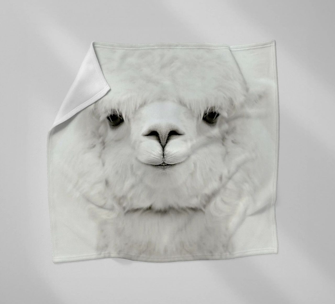 Smiling Alpaca coperta in pile da Monika Strigel
