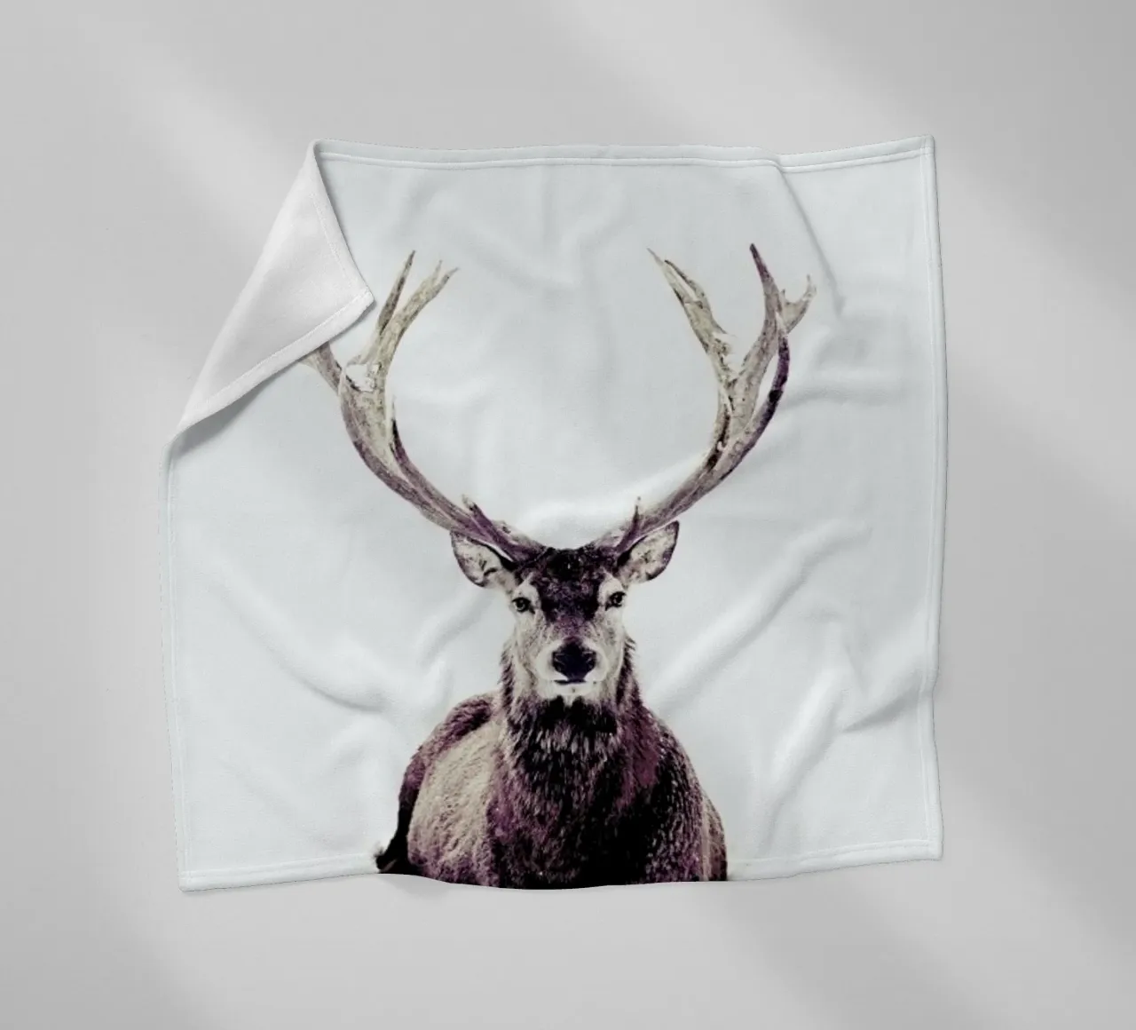 Stag InSnow 03 coperta in pile da Monika Strigel