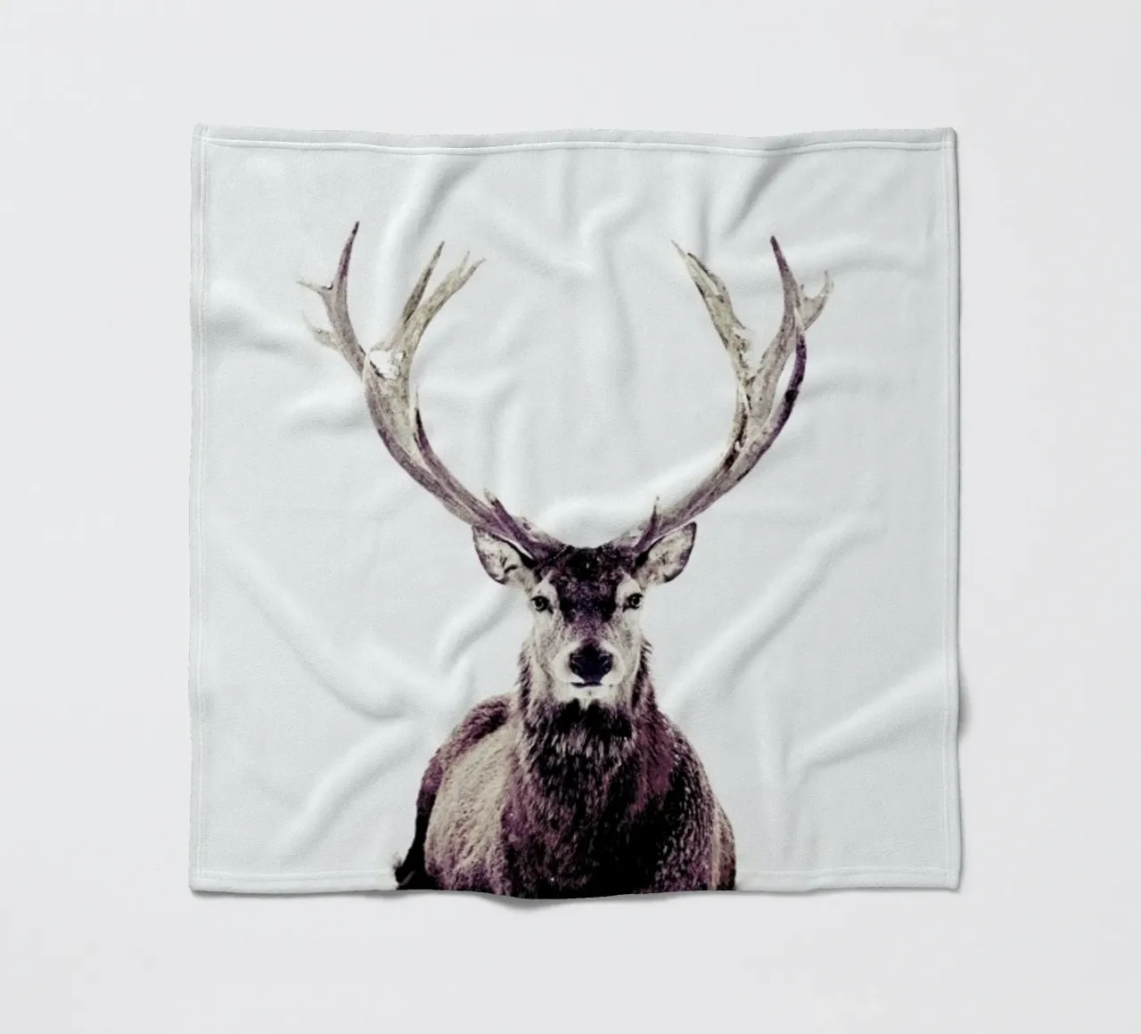 Stag InSnow 03 coperta in pile da Monika Strigel