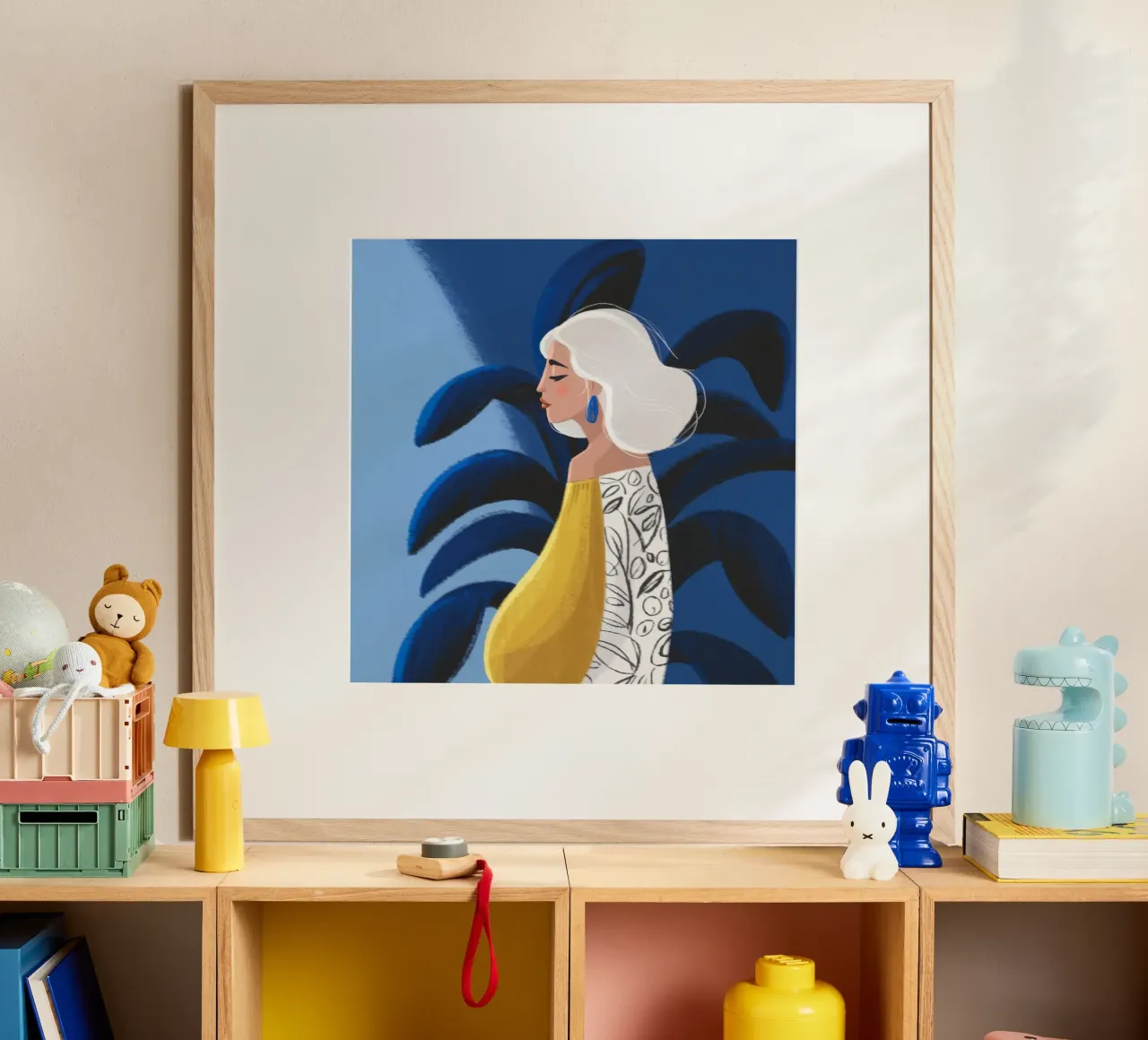 Contemplazione della palma blu poster con telaio in plastica da Color Oblivion