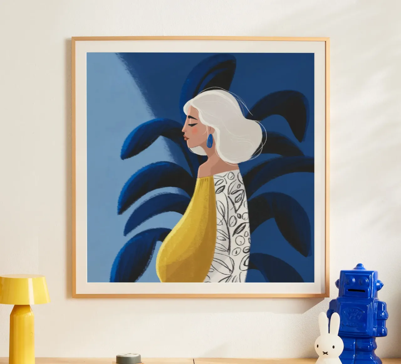 Contemplazione della palma blu poster con telaio in plastica da Color Oblivion
