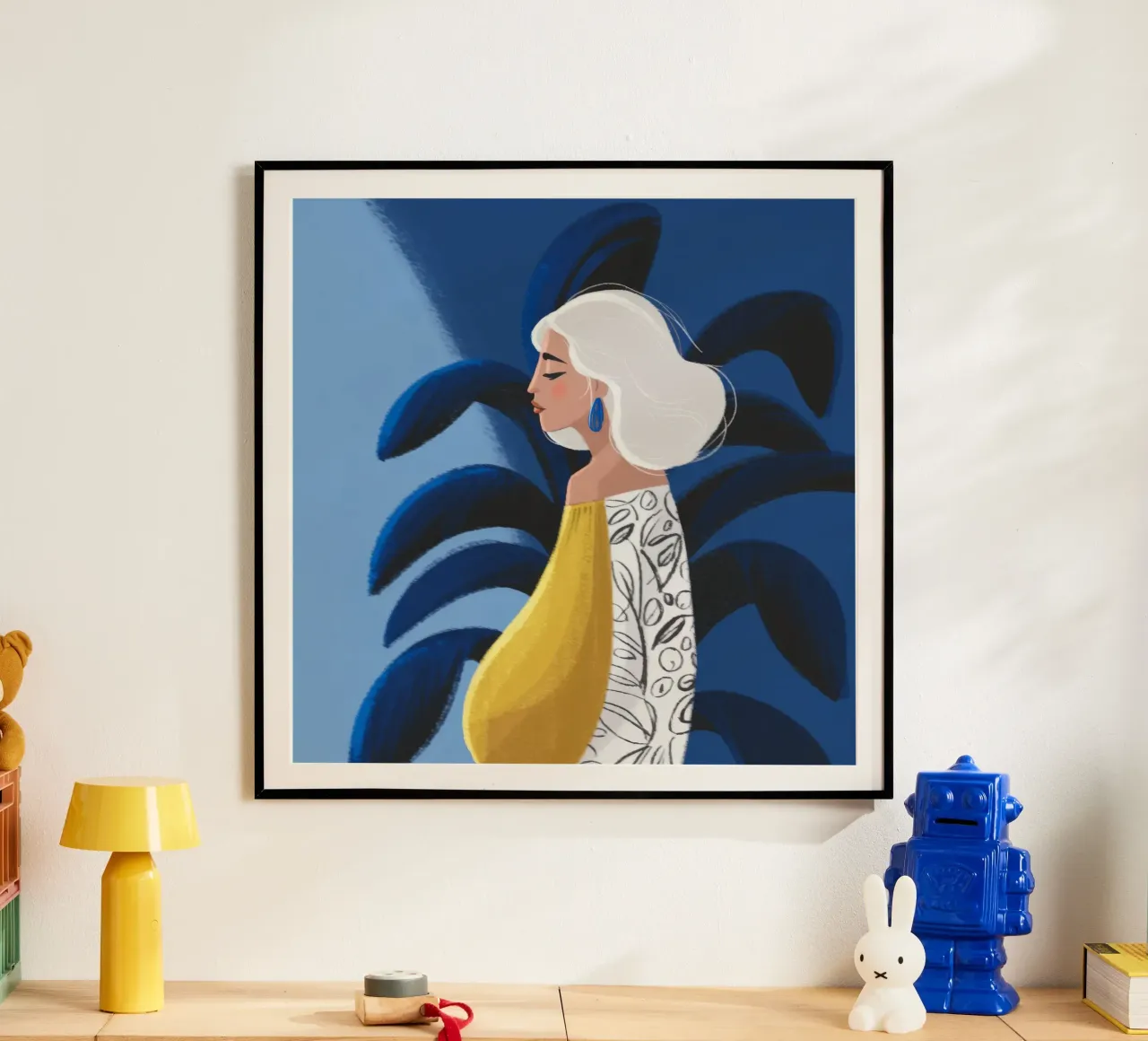 Contemplazione della palma blu poster con telaio in plastica da Color Oblivion