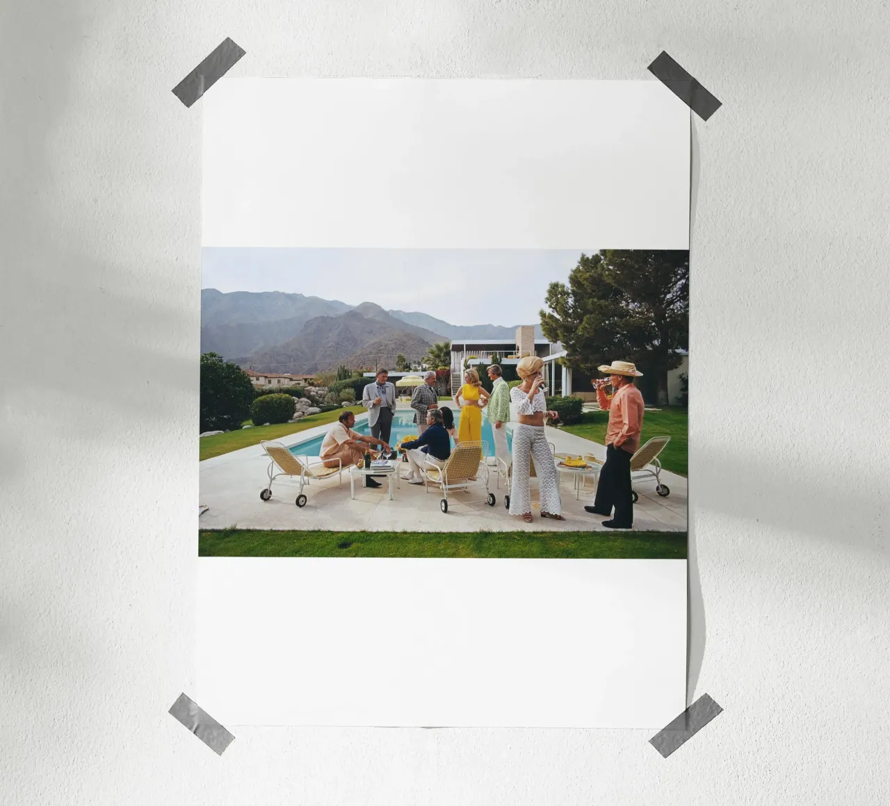 fascino a bordo piscina poster con telaio in alluminio da DuncanBennett shop