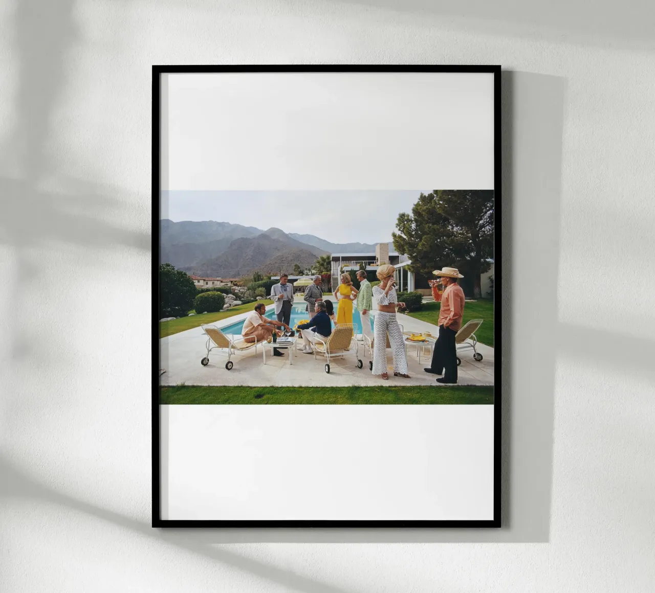 fascino a bordo piscina poster con telaio in alluminio da DuncanBennett shop
