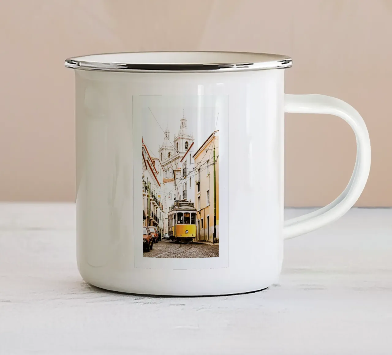 Lisbon Tram taza de esmalte de METROPOLIS