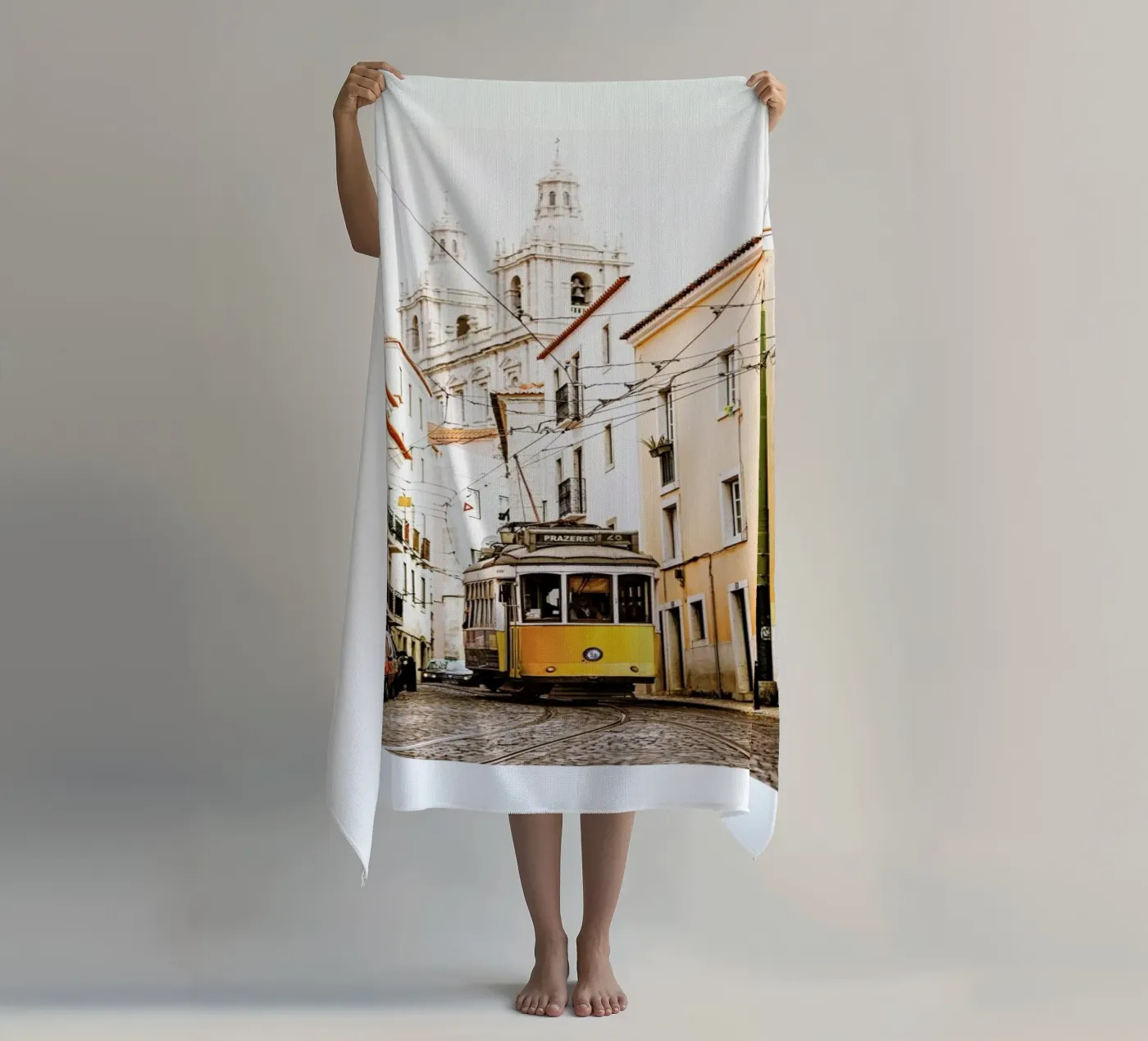 Lisbon Tram telo mare da METROPOLIS