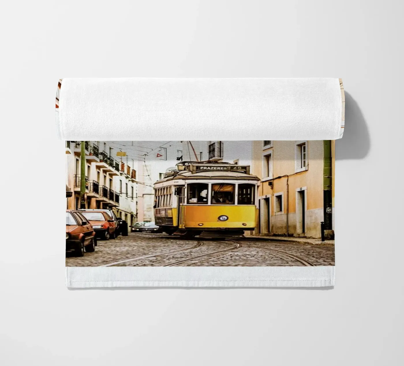 Lisbon Tram telo mare da METROPOLIS