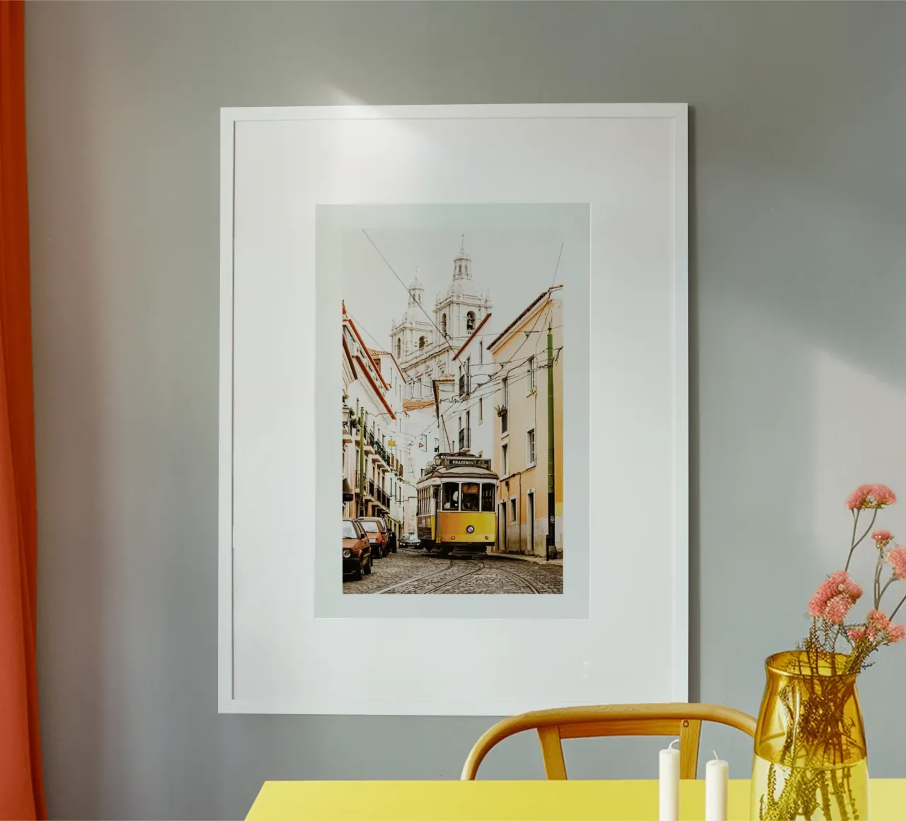 Lisbon Tram poster con telaio in legno da METROPOLIS