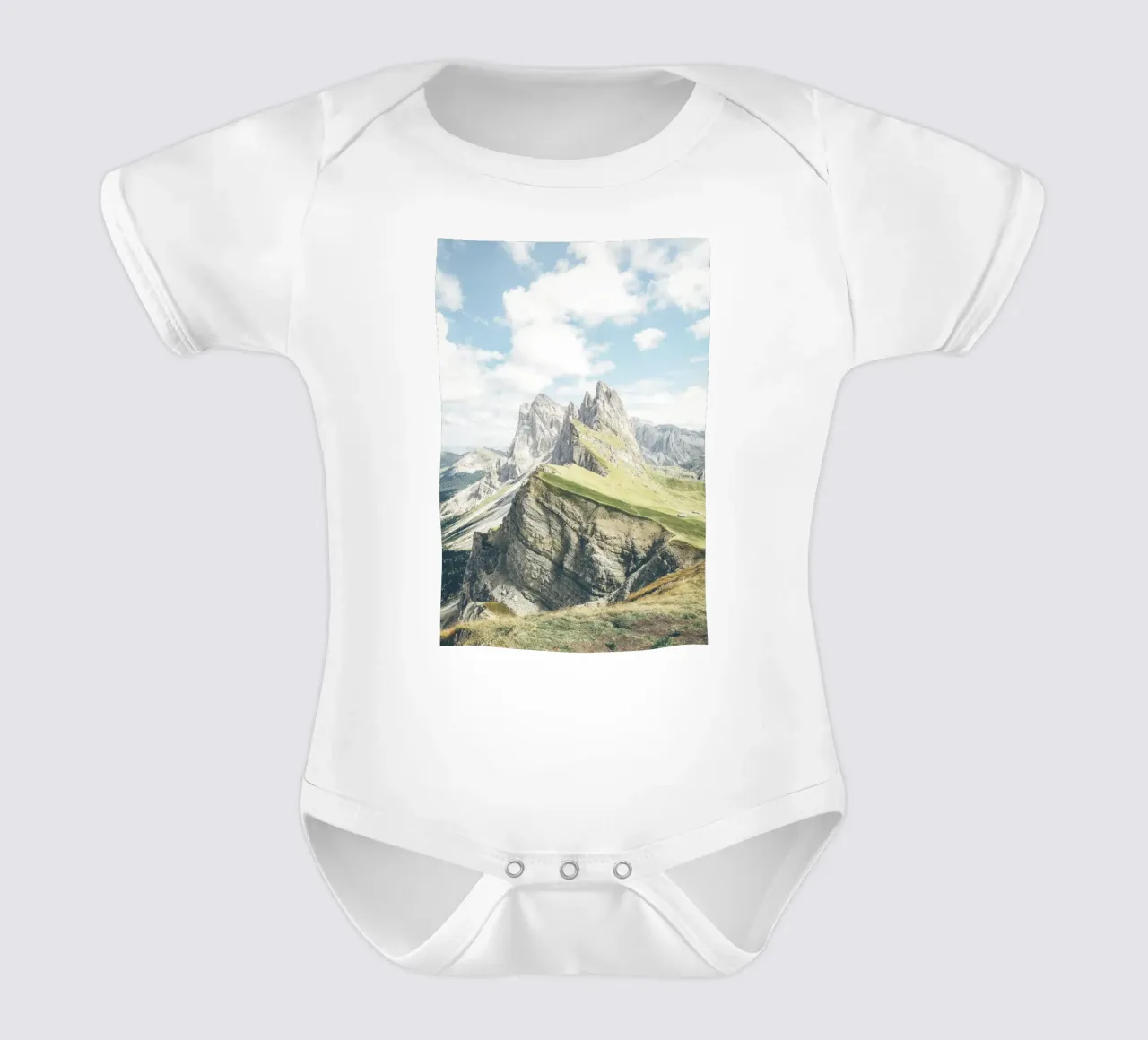 Dolomiti, Italia I Cime del Seceda e le sue creste affilate body neonato maniche corte da Julie Travel Photography
