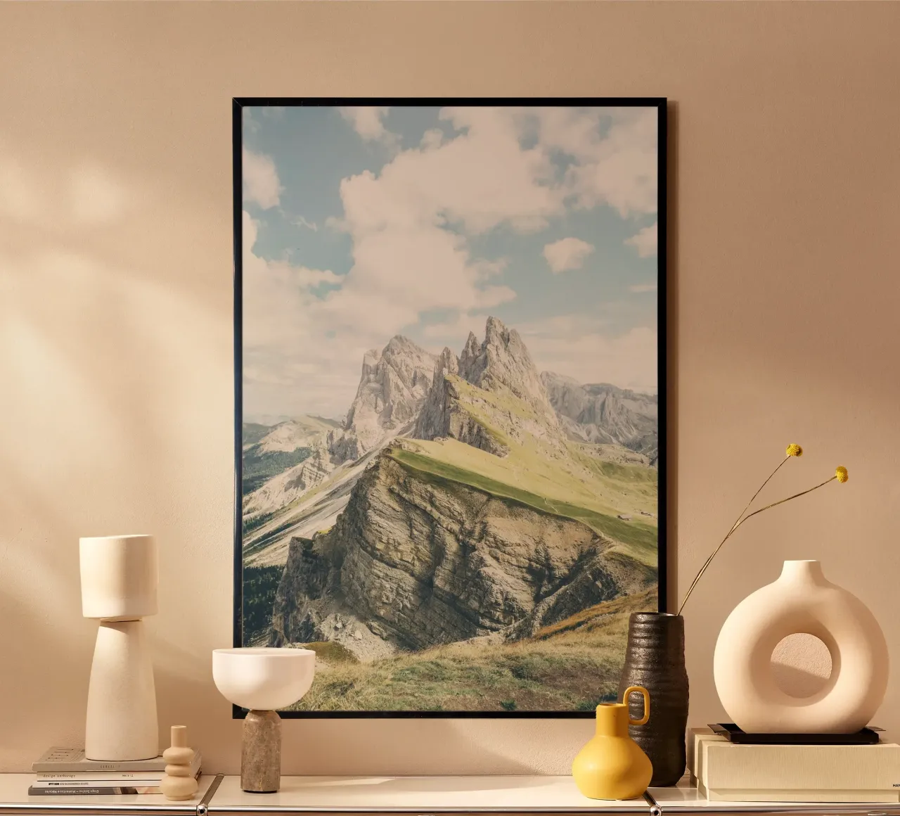 Dolomiti, Italia I Cime del Seceda e le sue creste affilate poster con telaio in legno da Julie Travel Photography