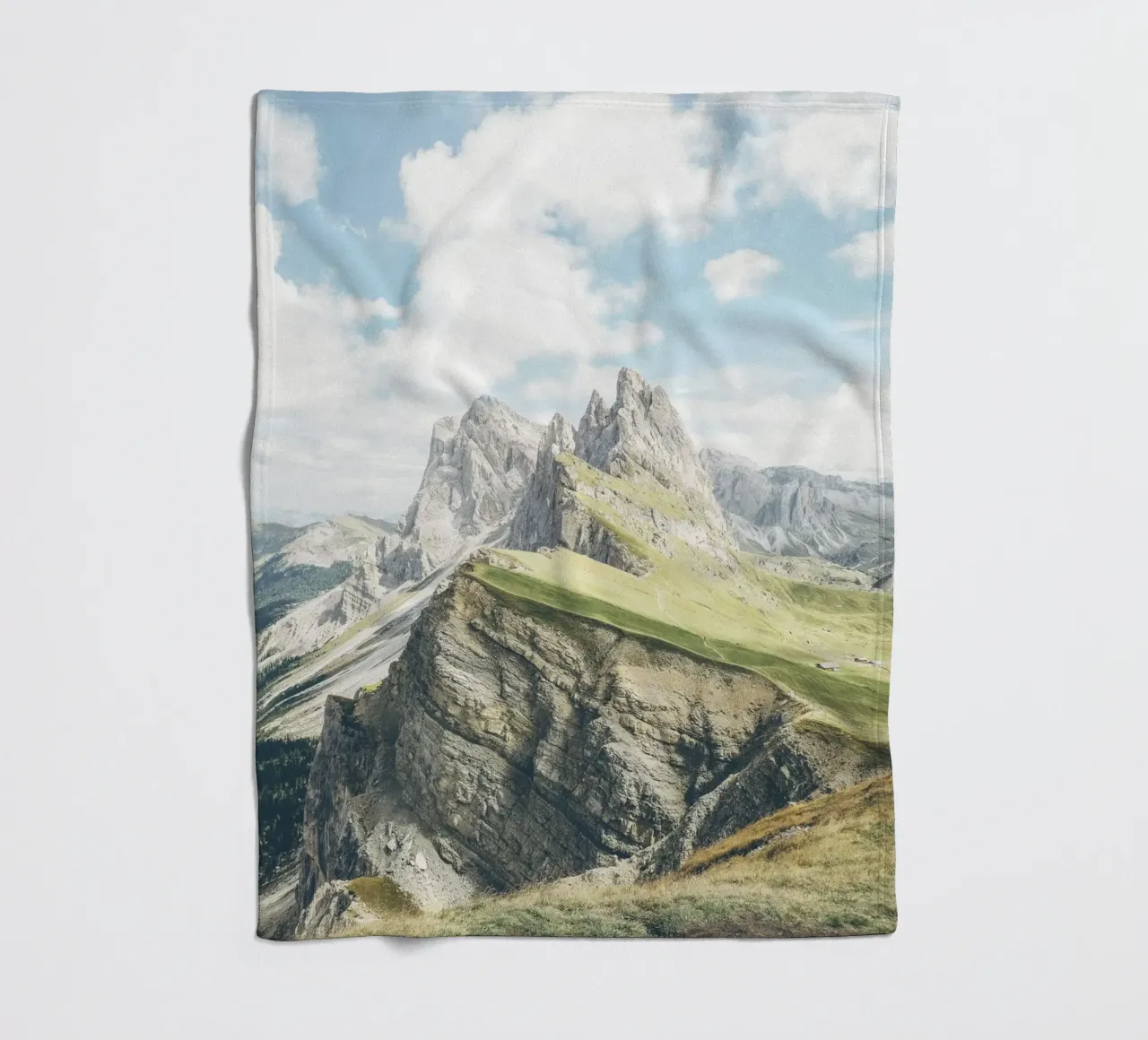 Dolomiti, Italia I Cime del Seceda e le sue creste affilate coperta in pile da Julie Travel Photography