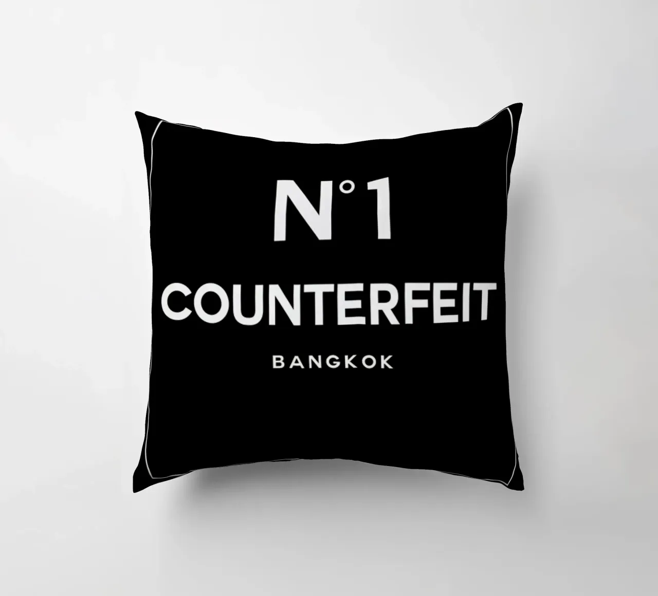 Counterfeit cuscino da 121 Creatives