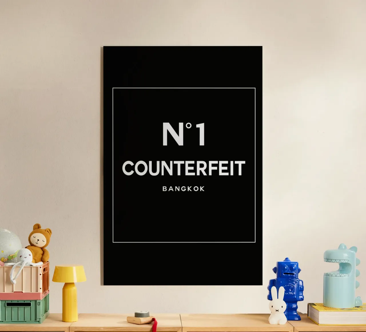 Counterfeit plexiglass da 121 Creatives