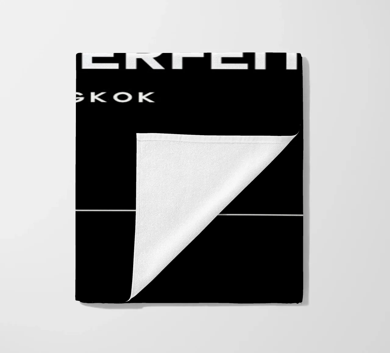 Counterfeit telo mare da 121 Creatives