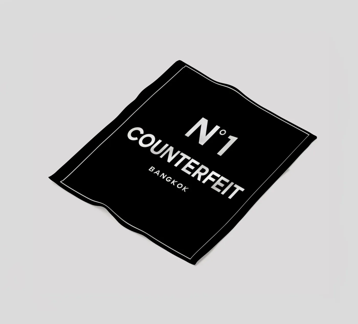 Counterfeit Fleecedecke von 121 Creatives