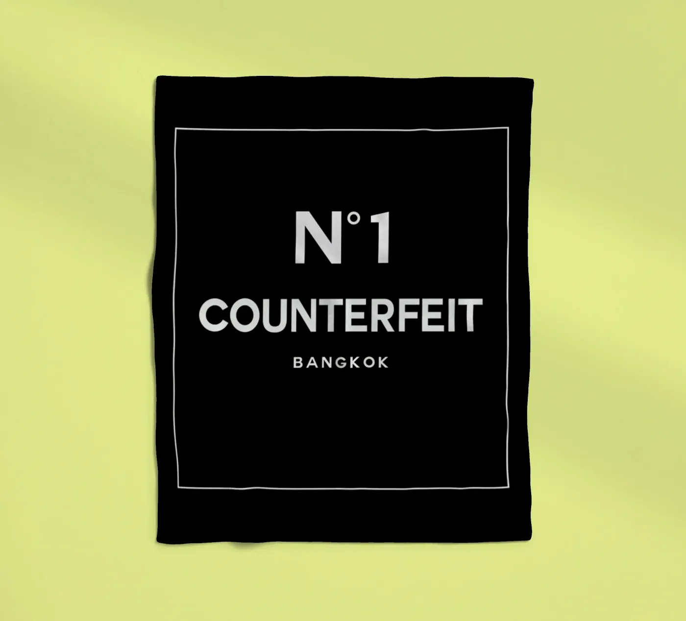 Counterfeit Fleecedecke von 121 Creatives