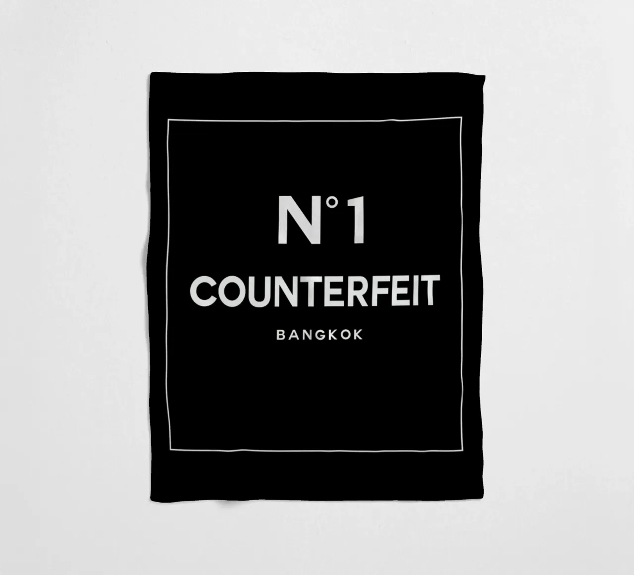 Counterfeit Fleecedecke von 121 Creatives