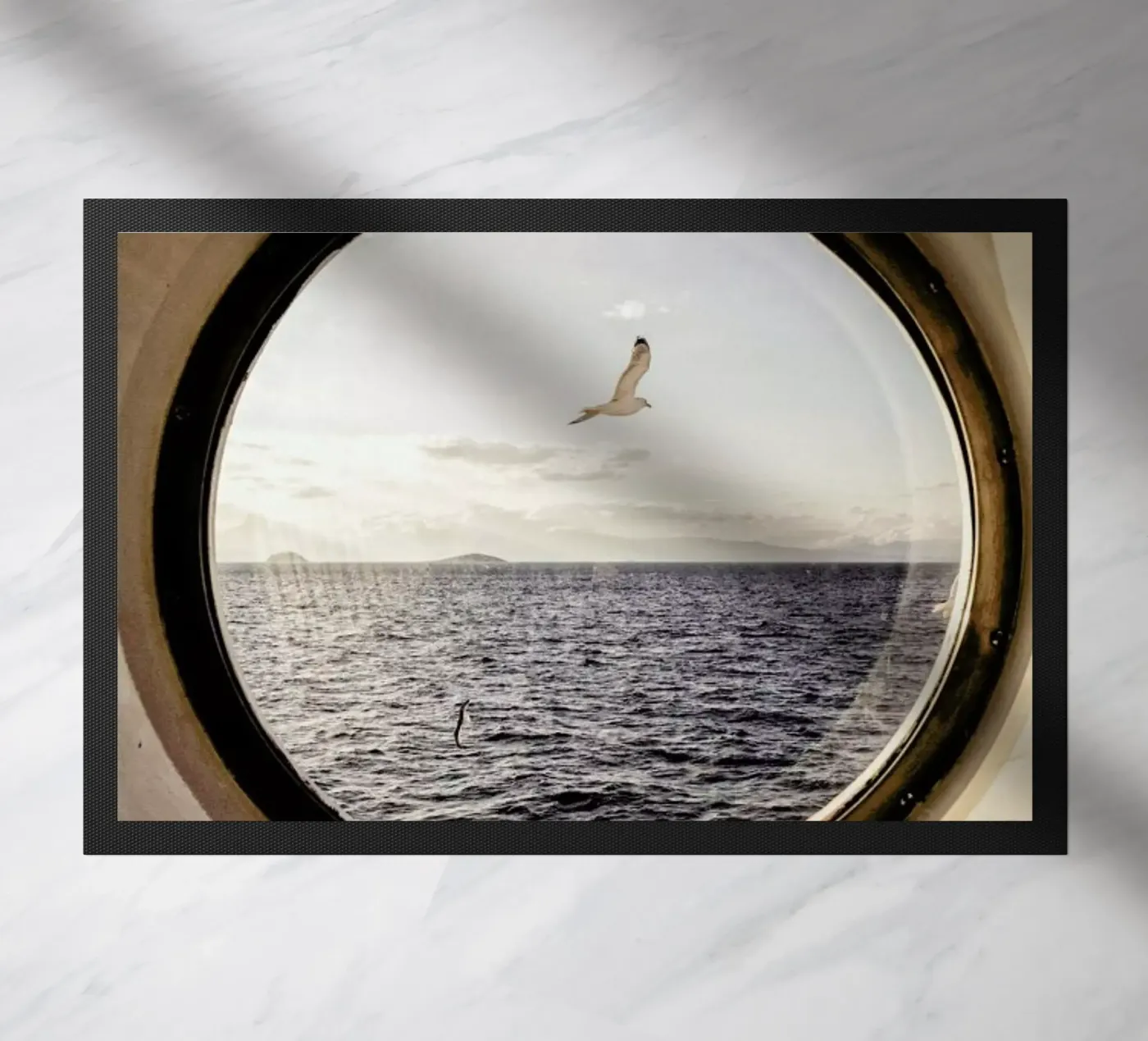 Ocean View Fußmatte von METROPOLIS