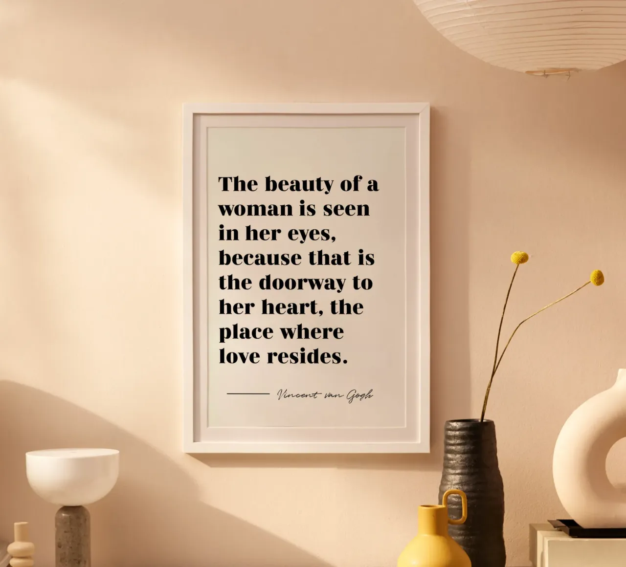A Woman's Beauty poster avec cadre en plastique de typed