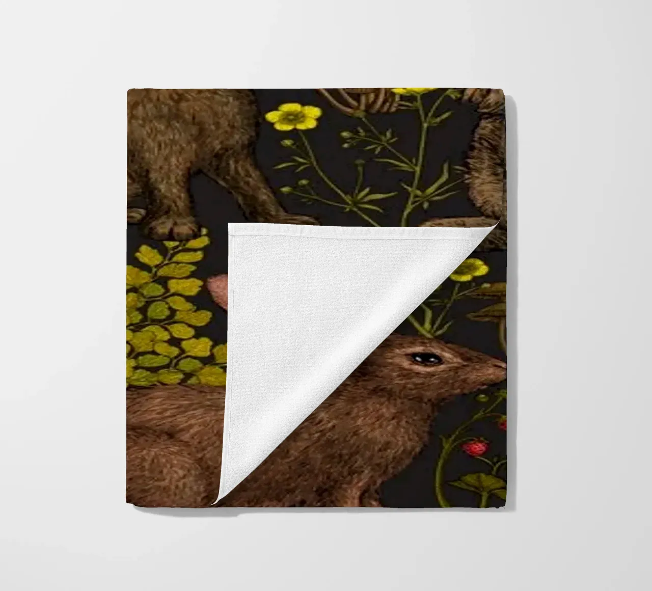 Conigli e flora boschiva telo mare da Painted Nature