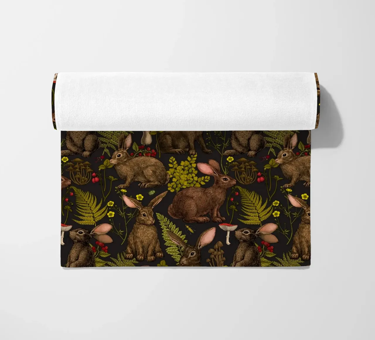 Conigli e flora boschiva telo mare da Painted Nature