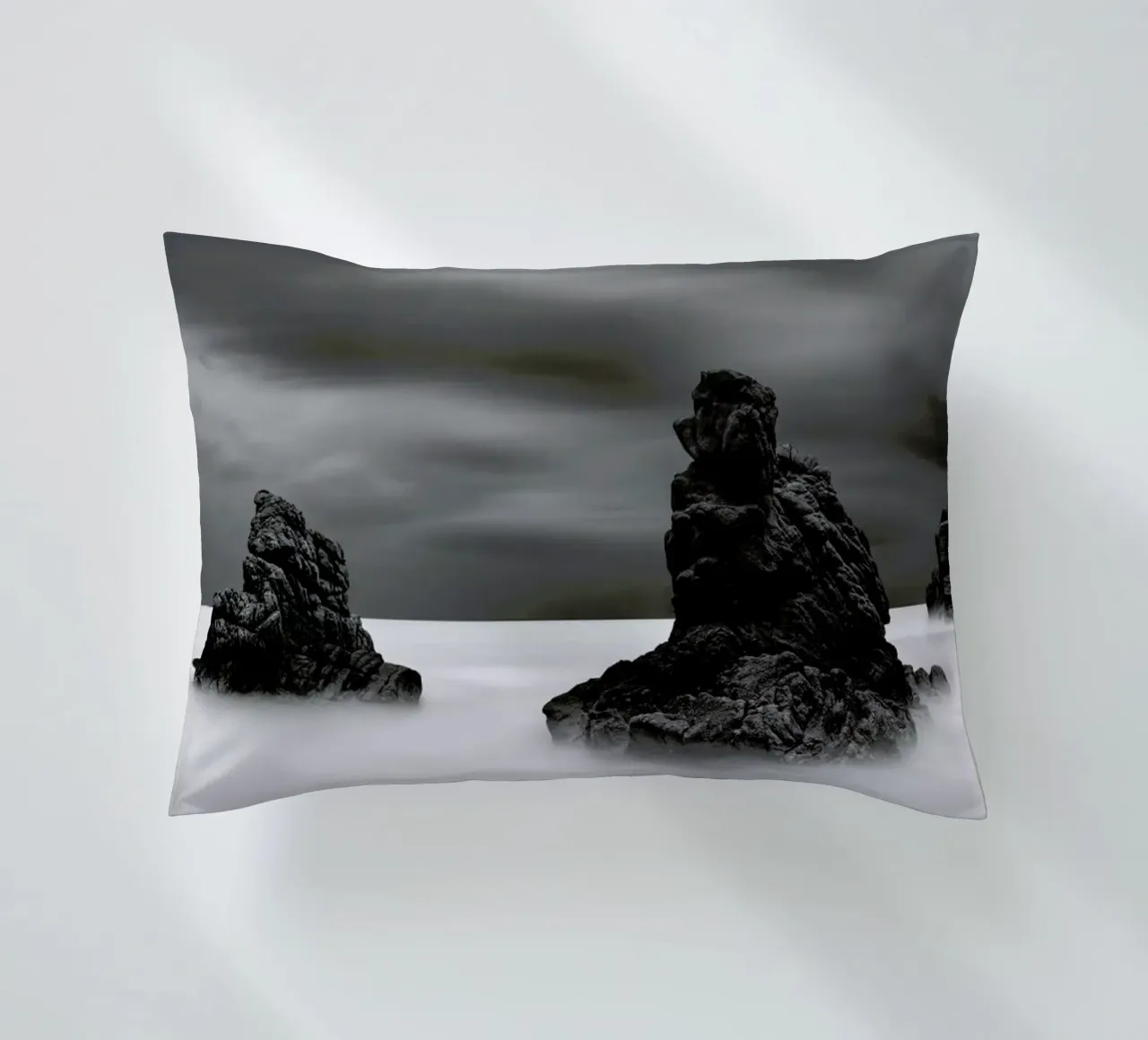 Solitude Ii cuscino da Michael J. Reibert