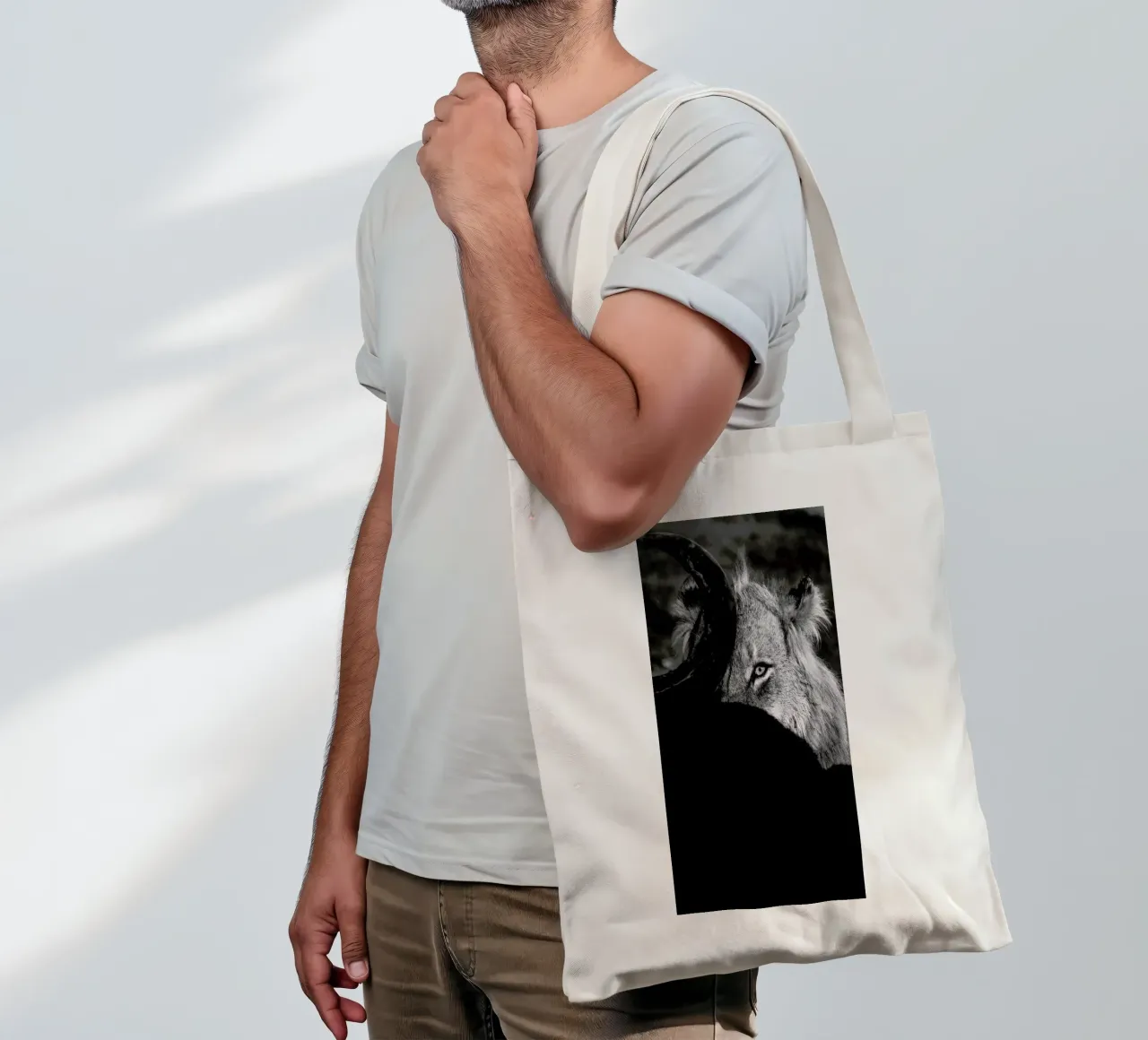 Staring Lion jute draagtas van Natural Kingdom