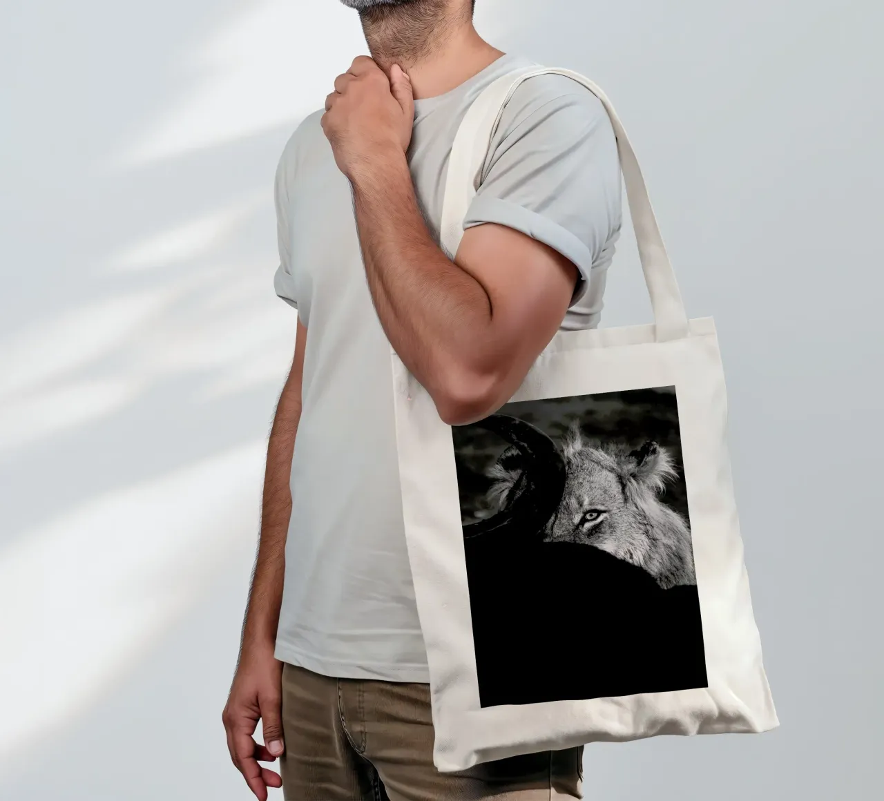 Staring Lion jute draagtas van Natural Kingdom