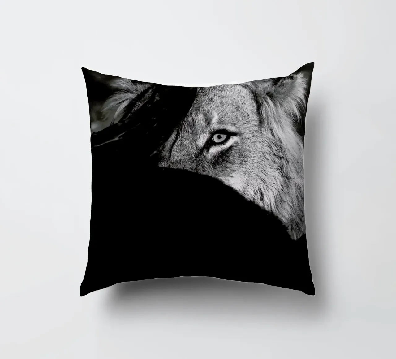 Staring Lion cuscino da Natural Kingdom