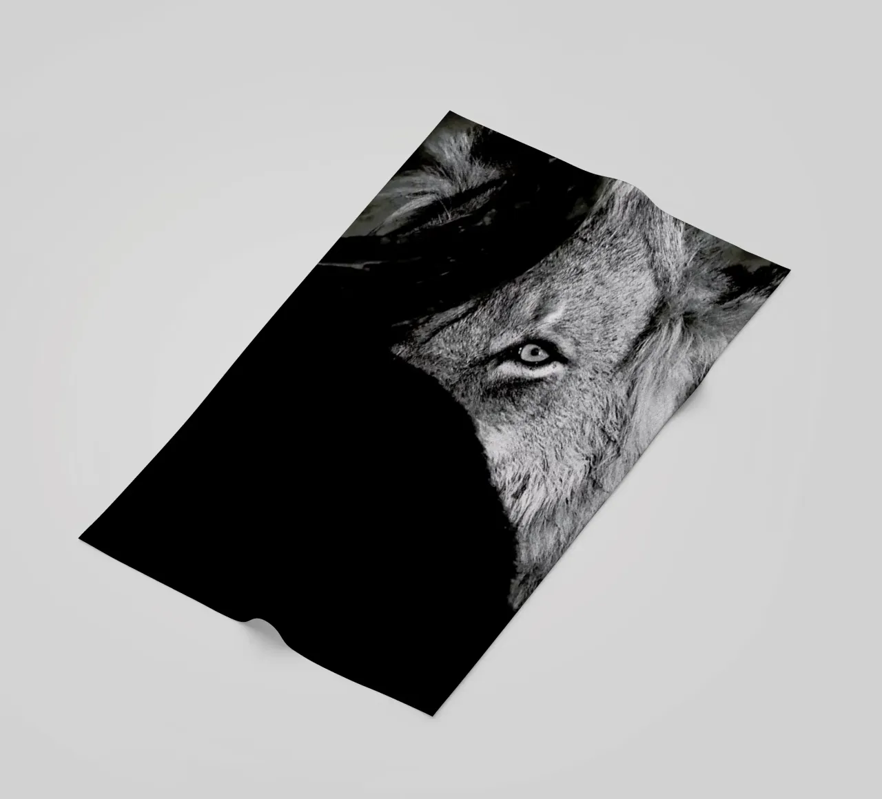 Staring Lion strandhanddoek van Natural Kingdom