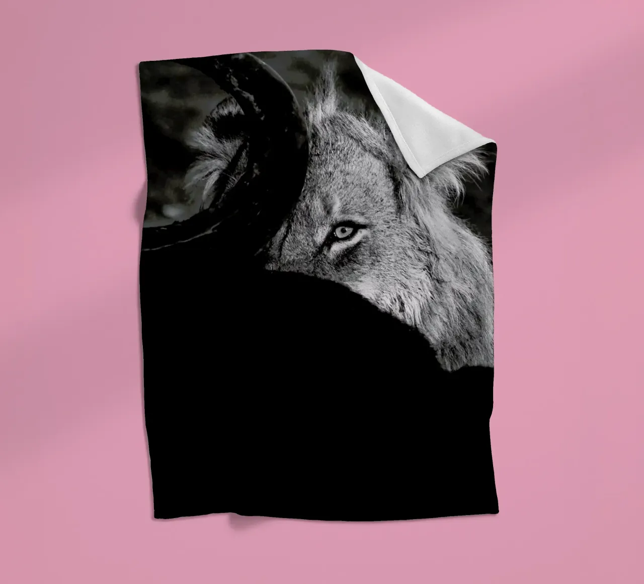 Staring Lion coperta in pile da Natural Kingdom