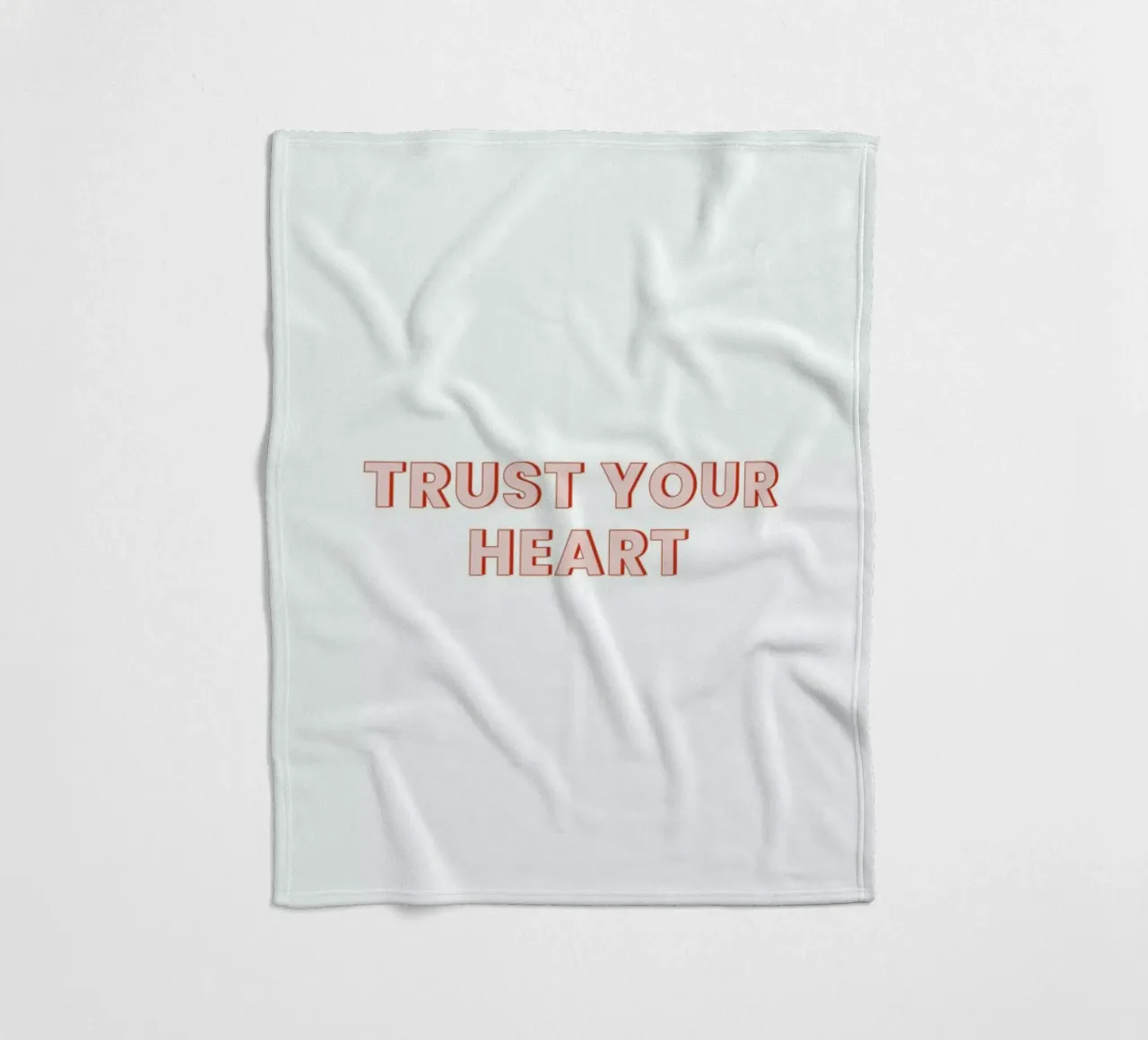 Trust Your Heart coperta in pile da daylight design studio