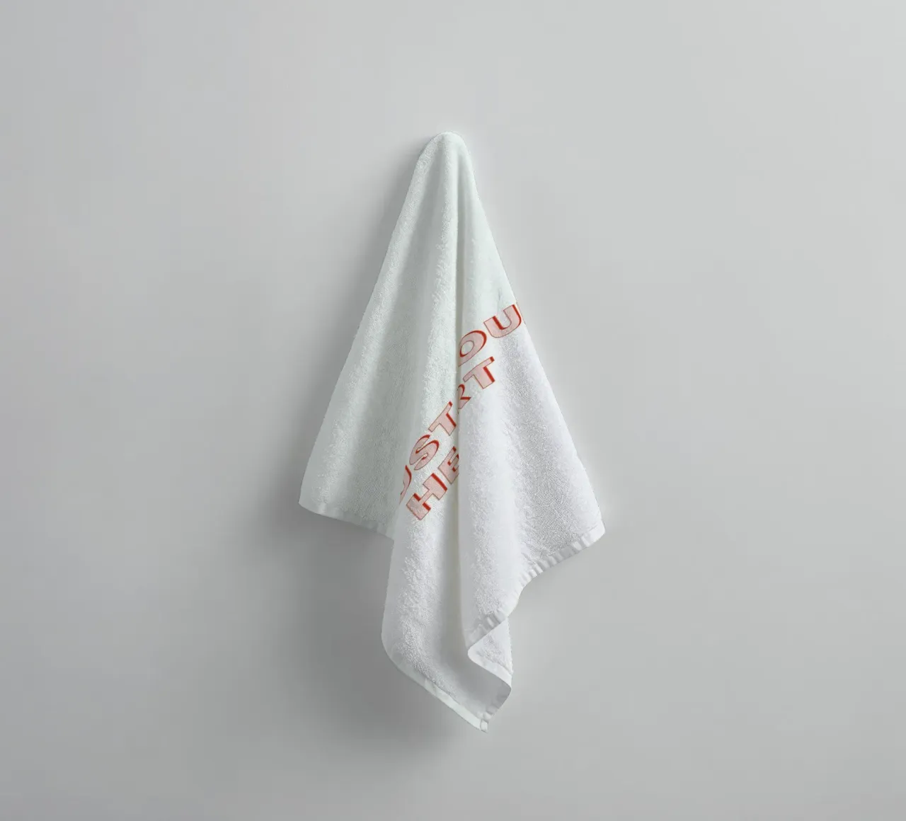 Trust Your Heart asciugamano da bagno da daylight design studio