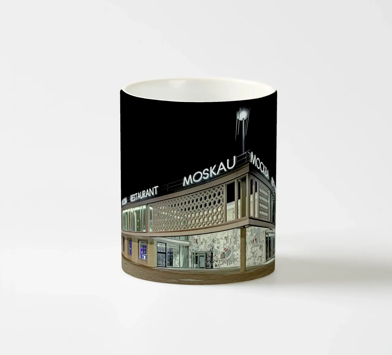 Cafe Moskau No. 1 tazza in ceramica da Michael Belhadi
