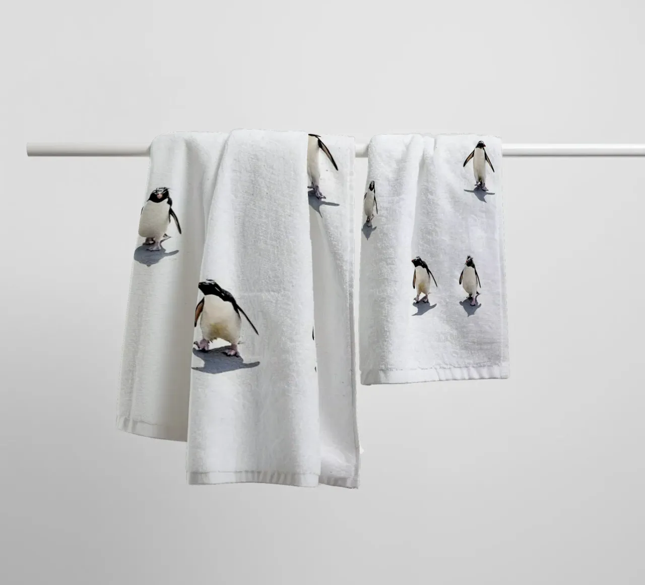 Snow Penguins II asciugamano da bagno da Natural Kingdom