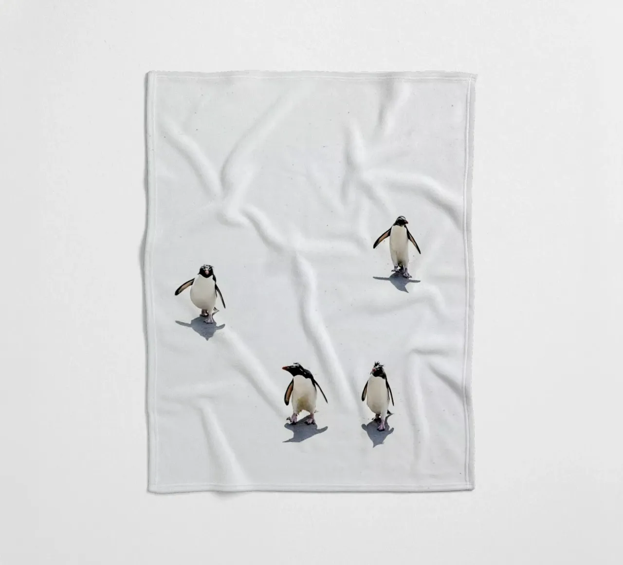 Snow Penguins II coperta in pile da Natural Kingdom